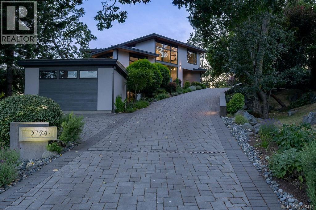  3724 Arbutus Ridge, Saanich