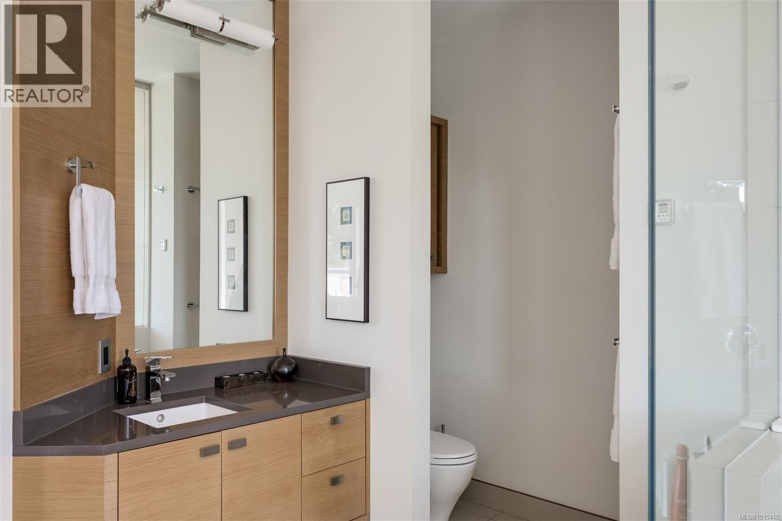  3724 Arbutus Ridge, Saanich