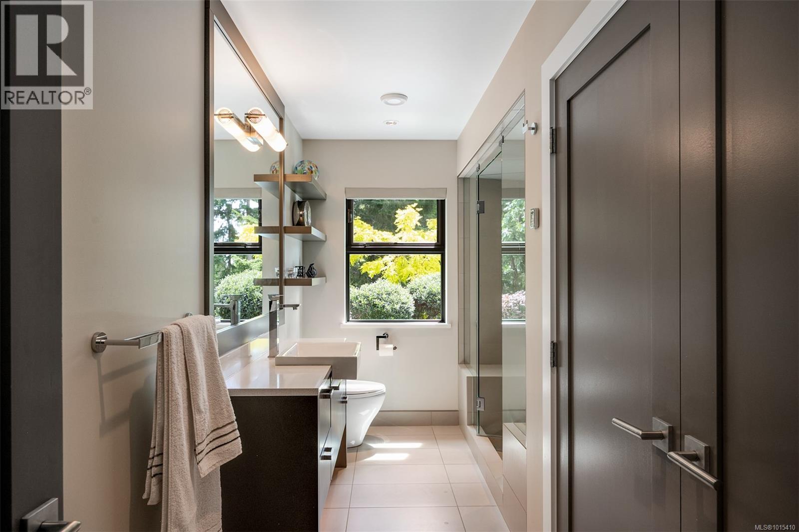  3724 Arbutus Ridge, Saanich