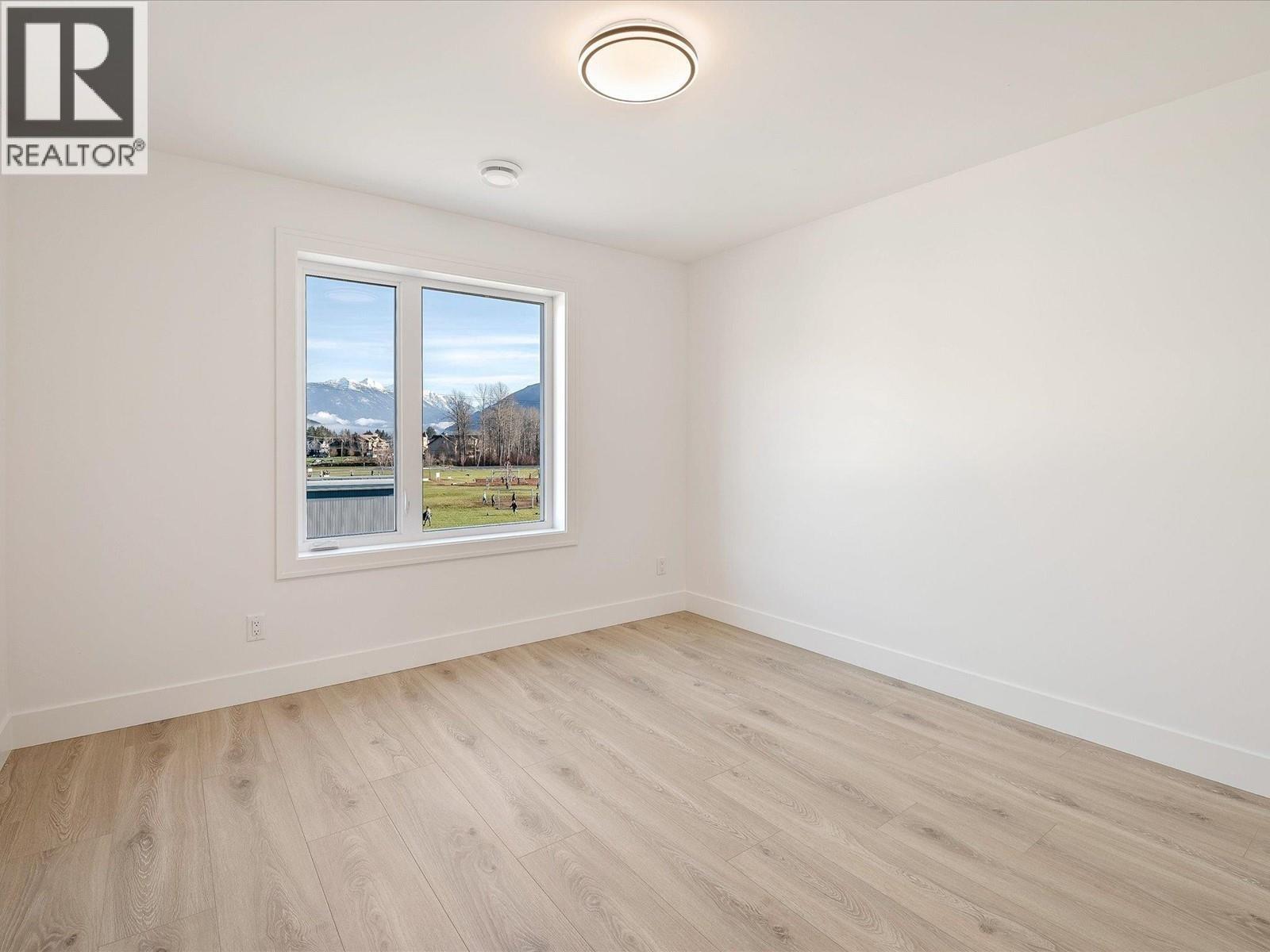 A or B 1003 PHARE CRESCENT, Pemberton