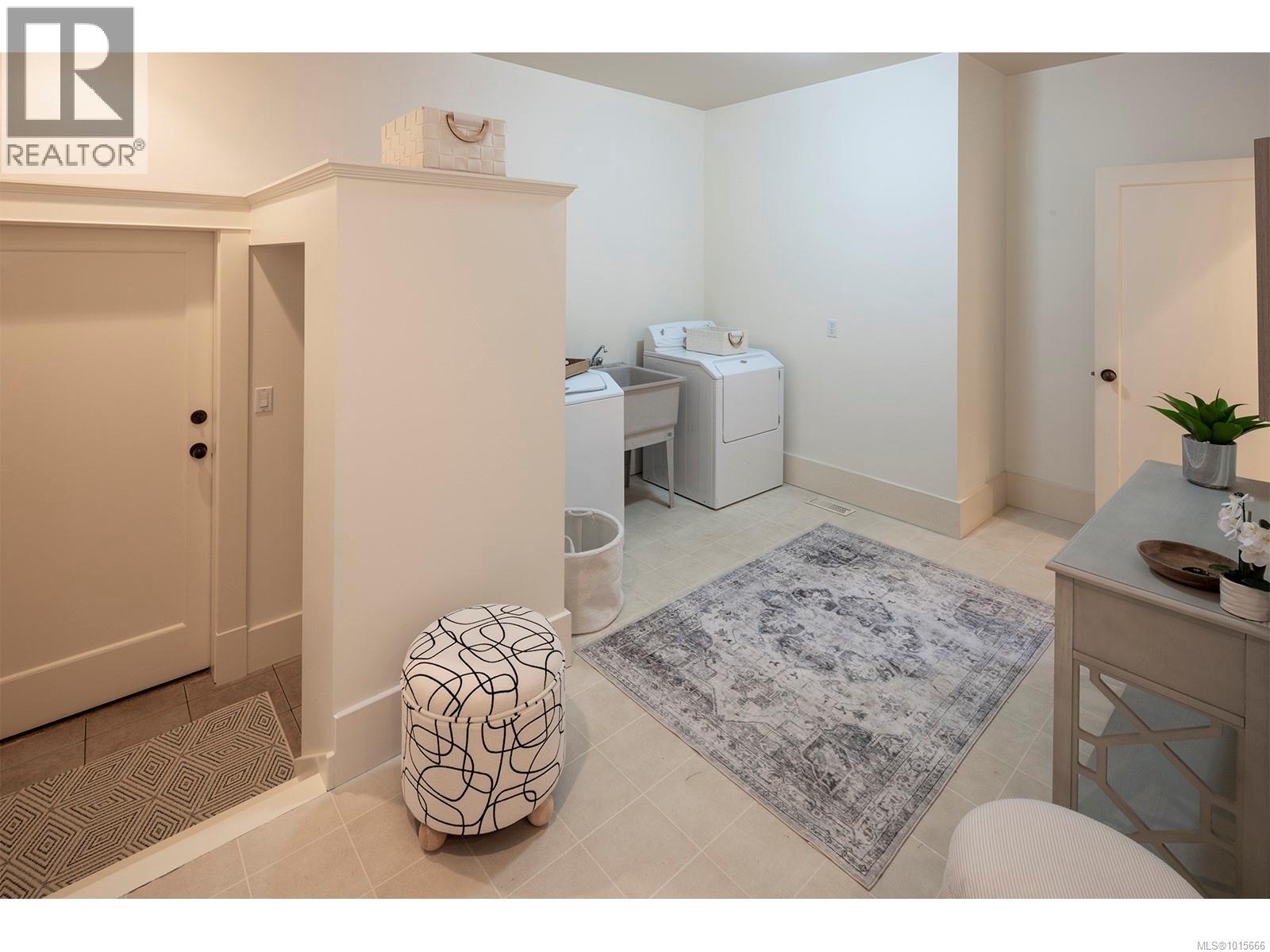 906 Mt. Newton Cross Rd, Central Saanich