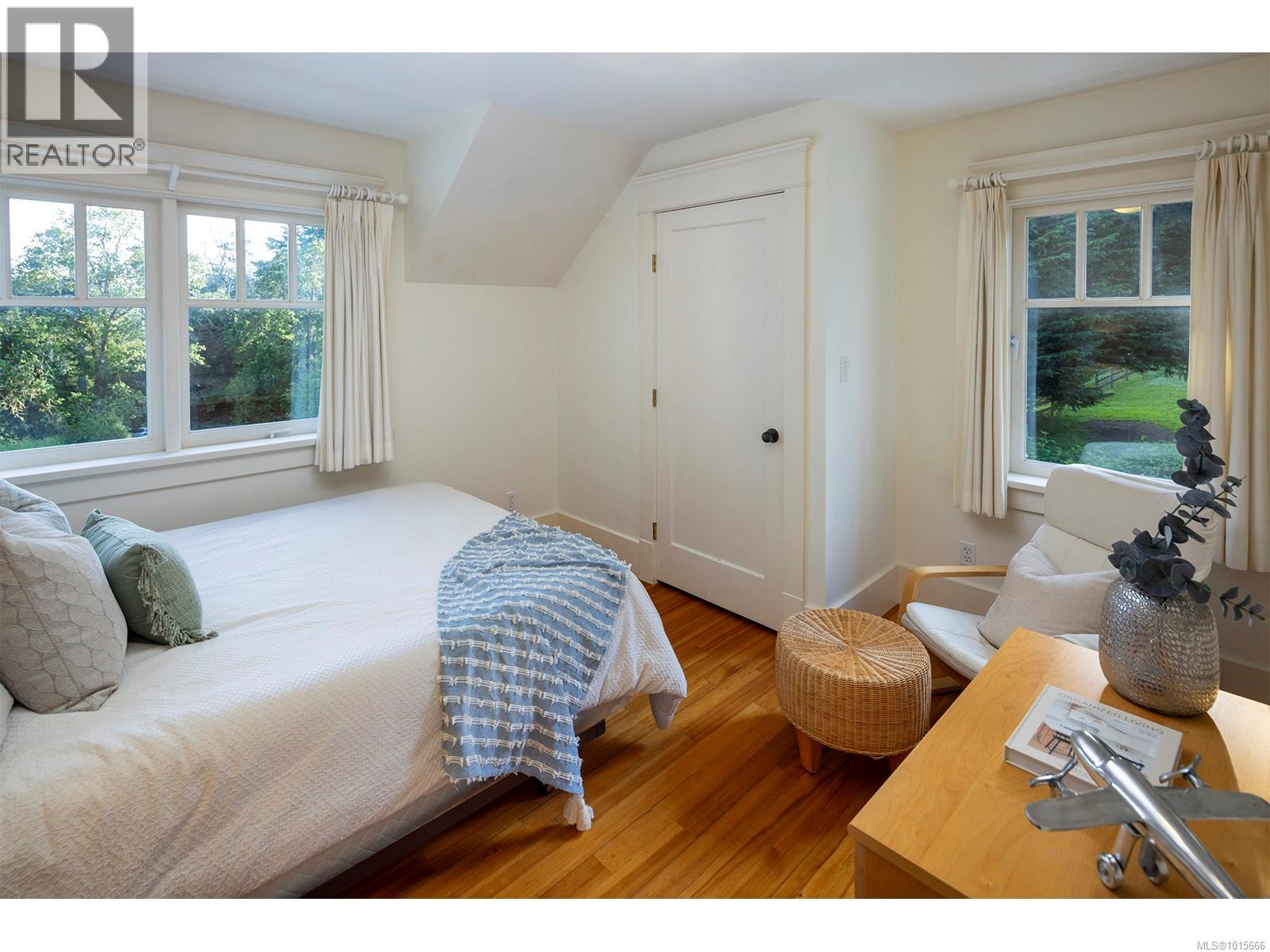 906 Mt. Newton Cross Rd, Central Saanich