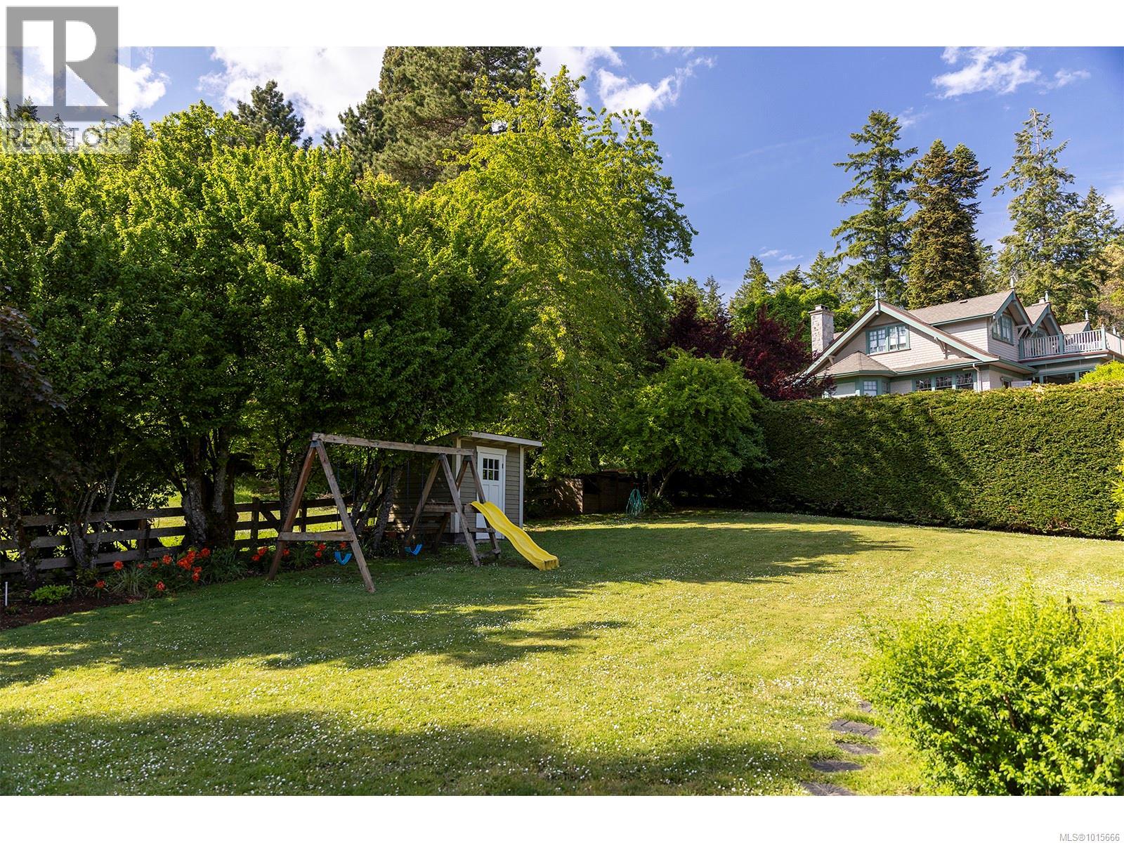 906 Mt. Newton Cross Rd, Central Saanich