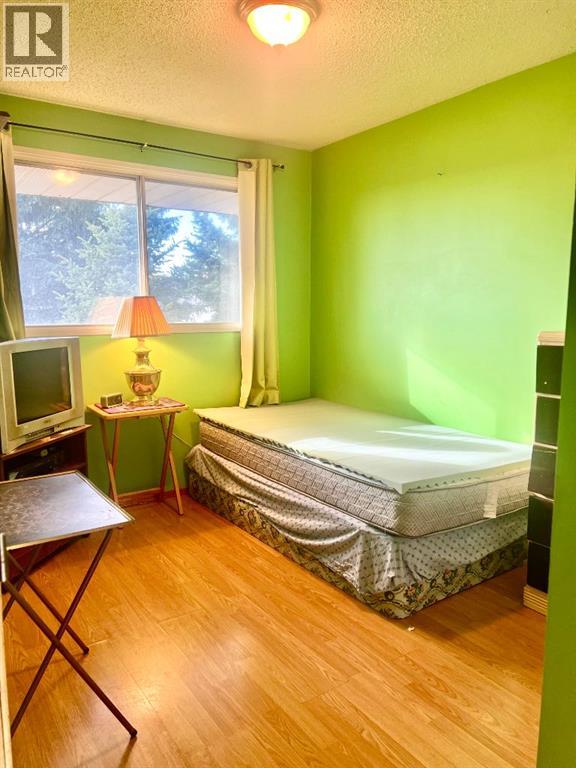 Single Family House for Sale in  Fonda Court SE Forest Heights Calgary 