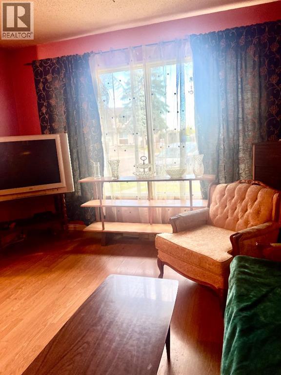 Single Family House for Sale in  Fonda Court SE Forest Heights Calgary 