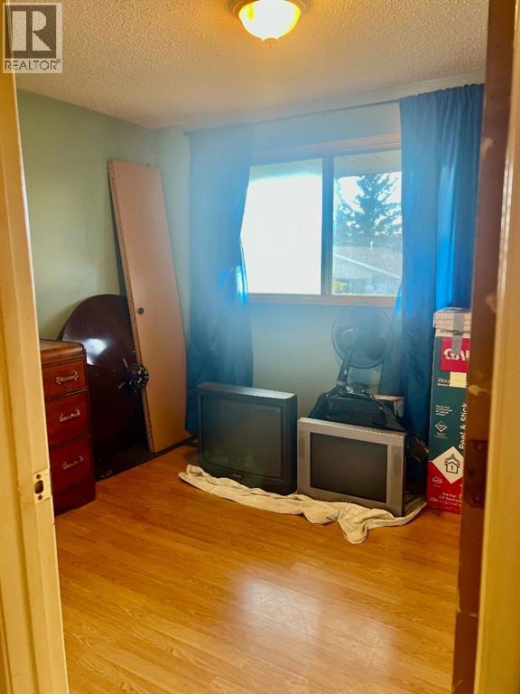 Single Family House for Sale in  Fonda Court SE Forest Heights Calgary 