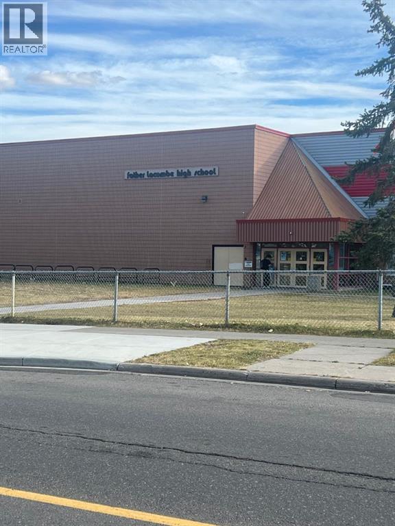 Single Family House for Sale in  Fonda Court SE Forest Heights Calgary 