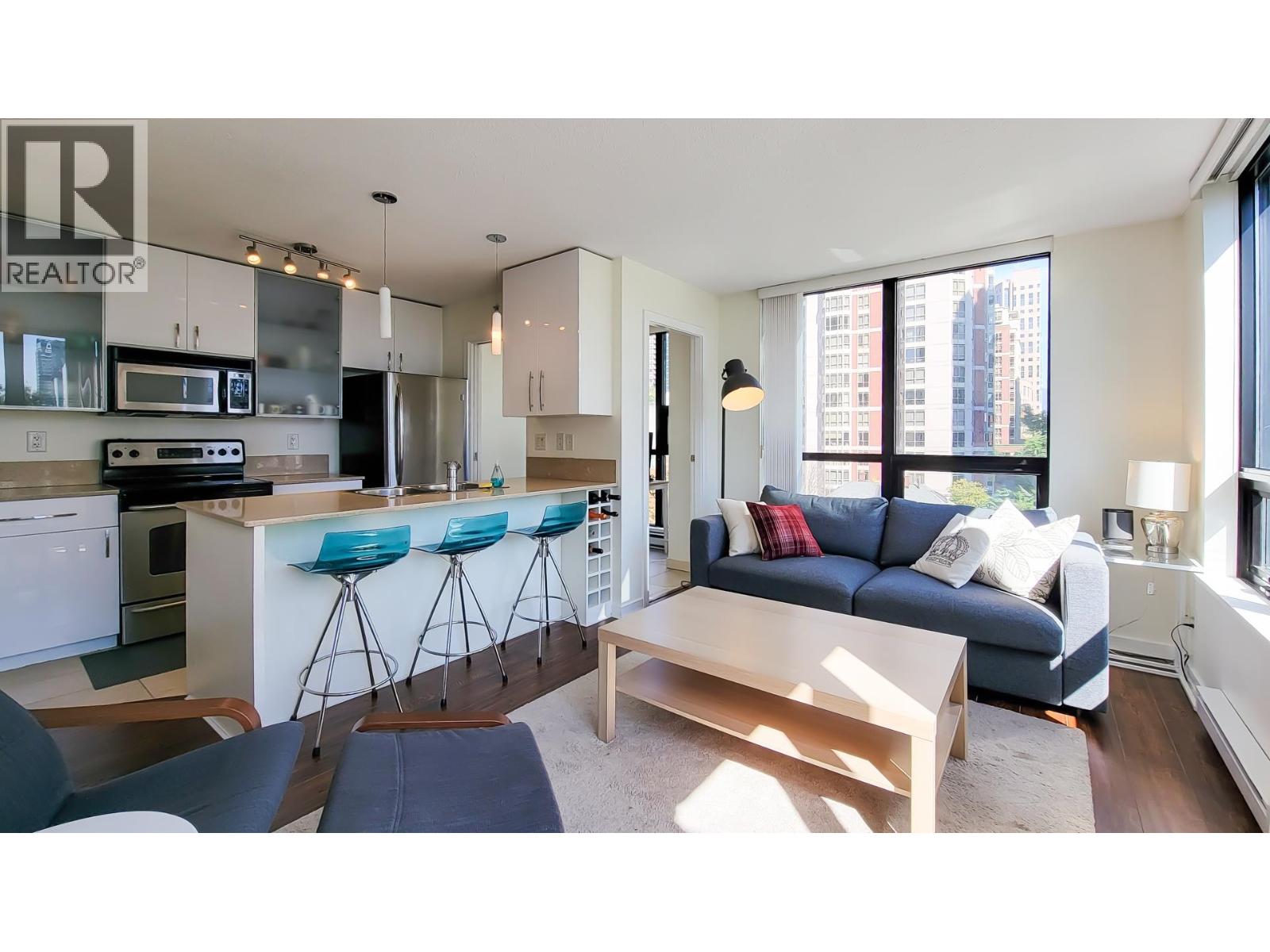 802 909 MAINLAND STREET, Vancouver