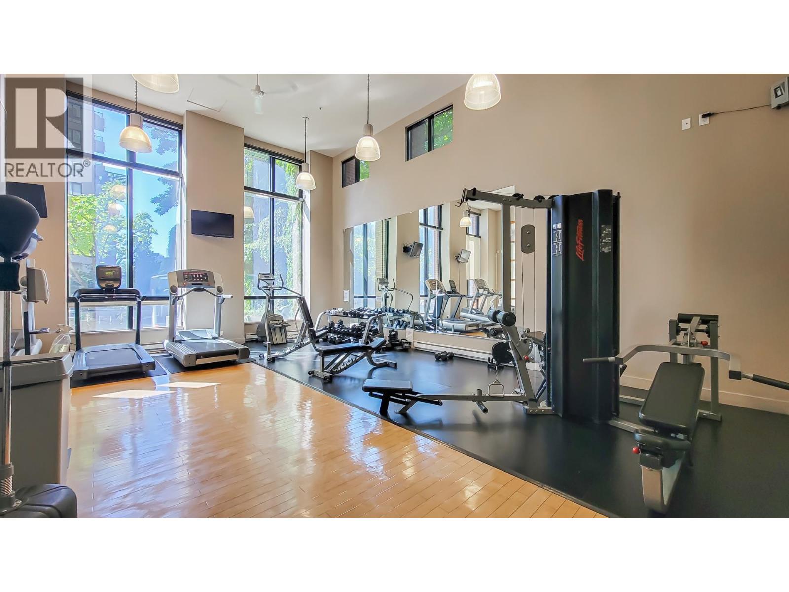 802 909 MAINLAND STREET, Vancouver