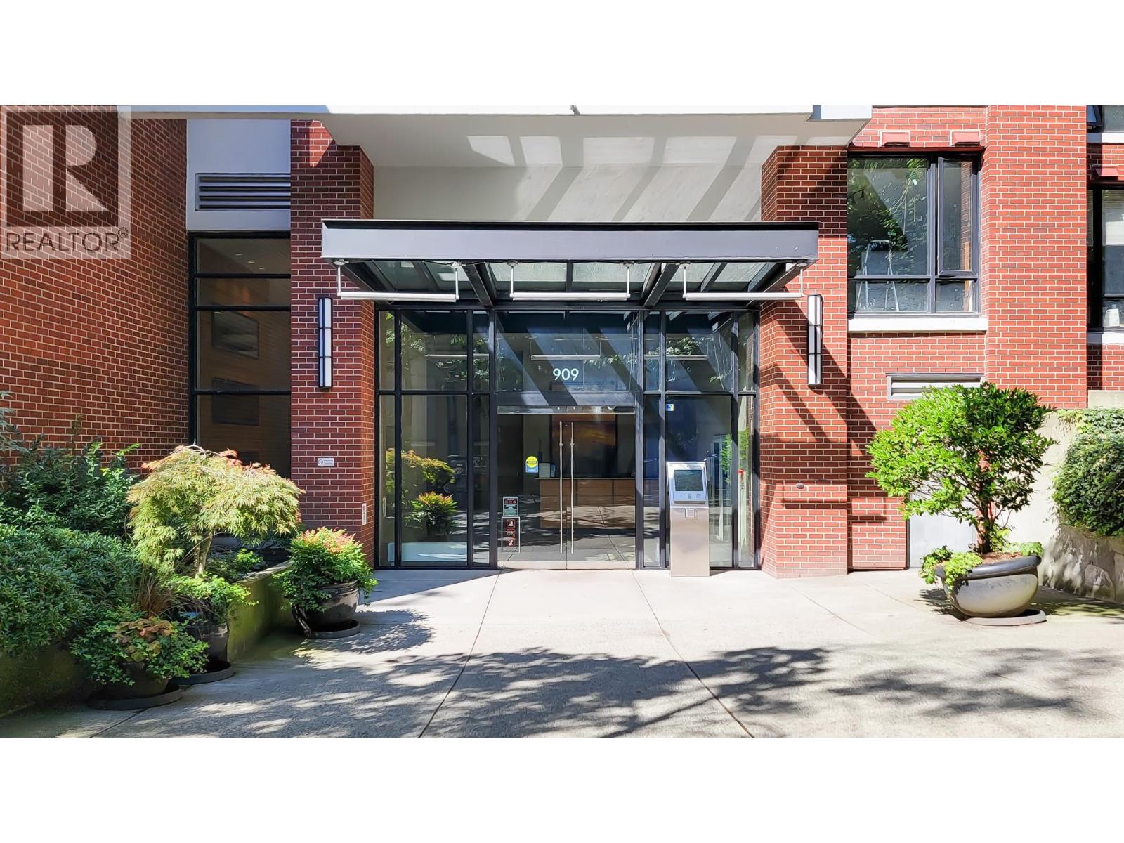 802 909 MAINLAND STREET, Vancouver