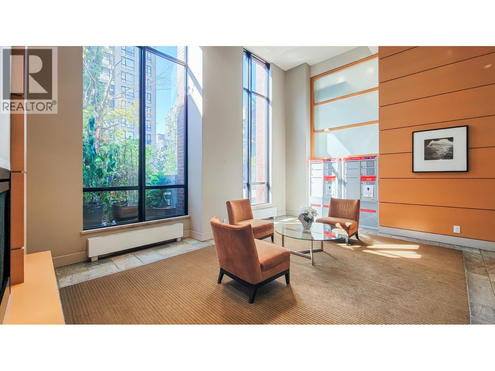 802 909 MAINLAND STREET, Vancouver