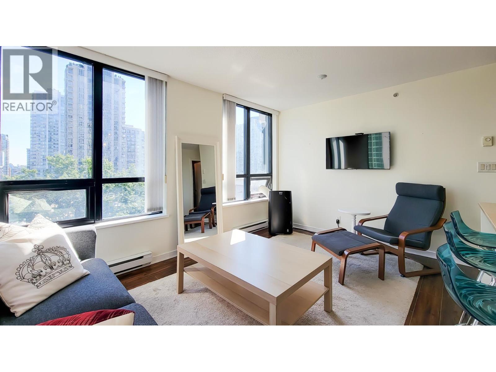 802 909 MAINLAND STREET, Vancouver