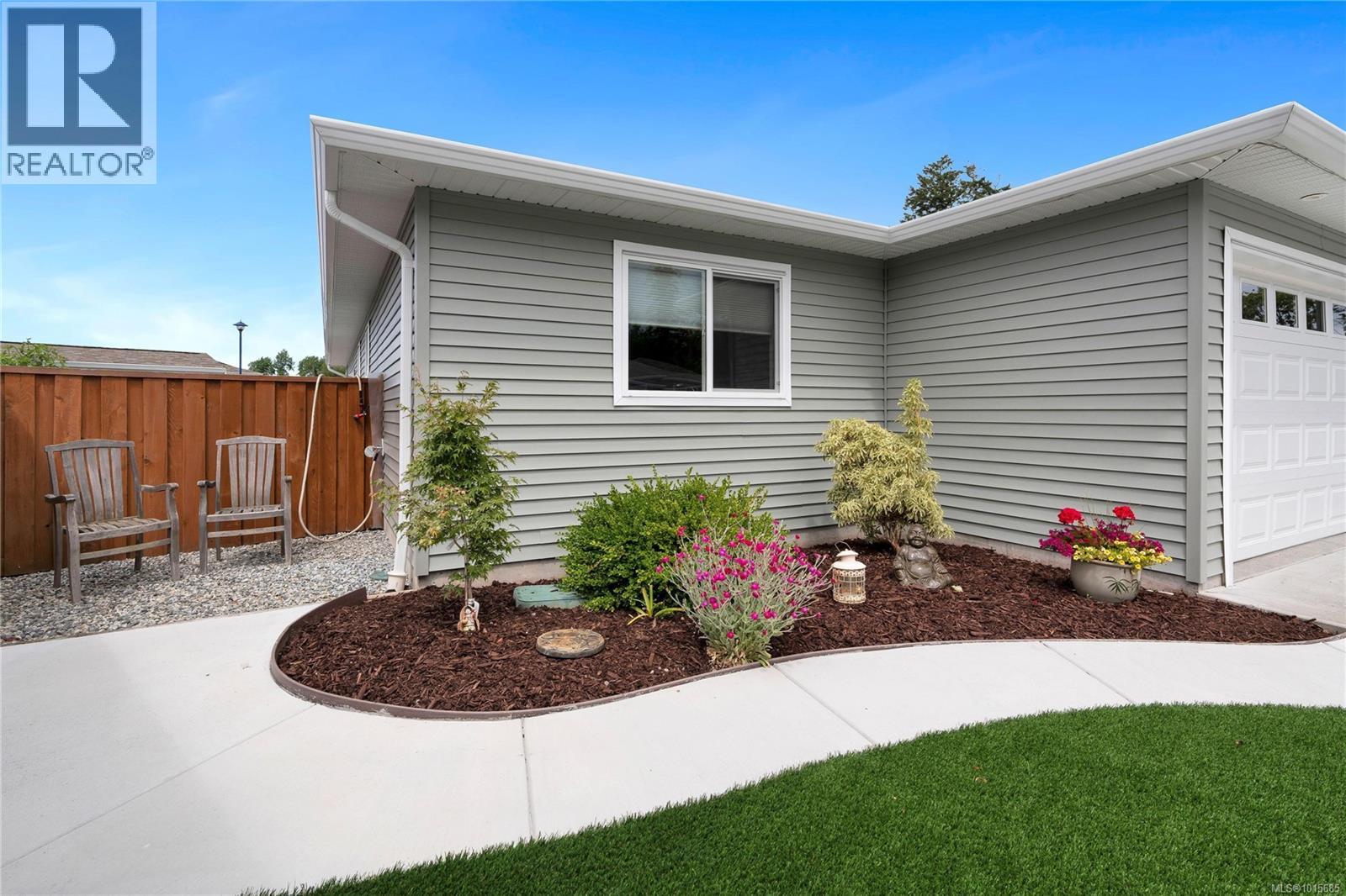 37 7586 Tetayut Road, Central Saanich