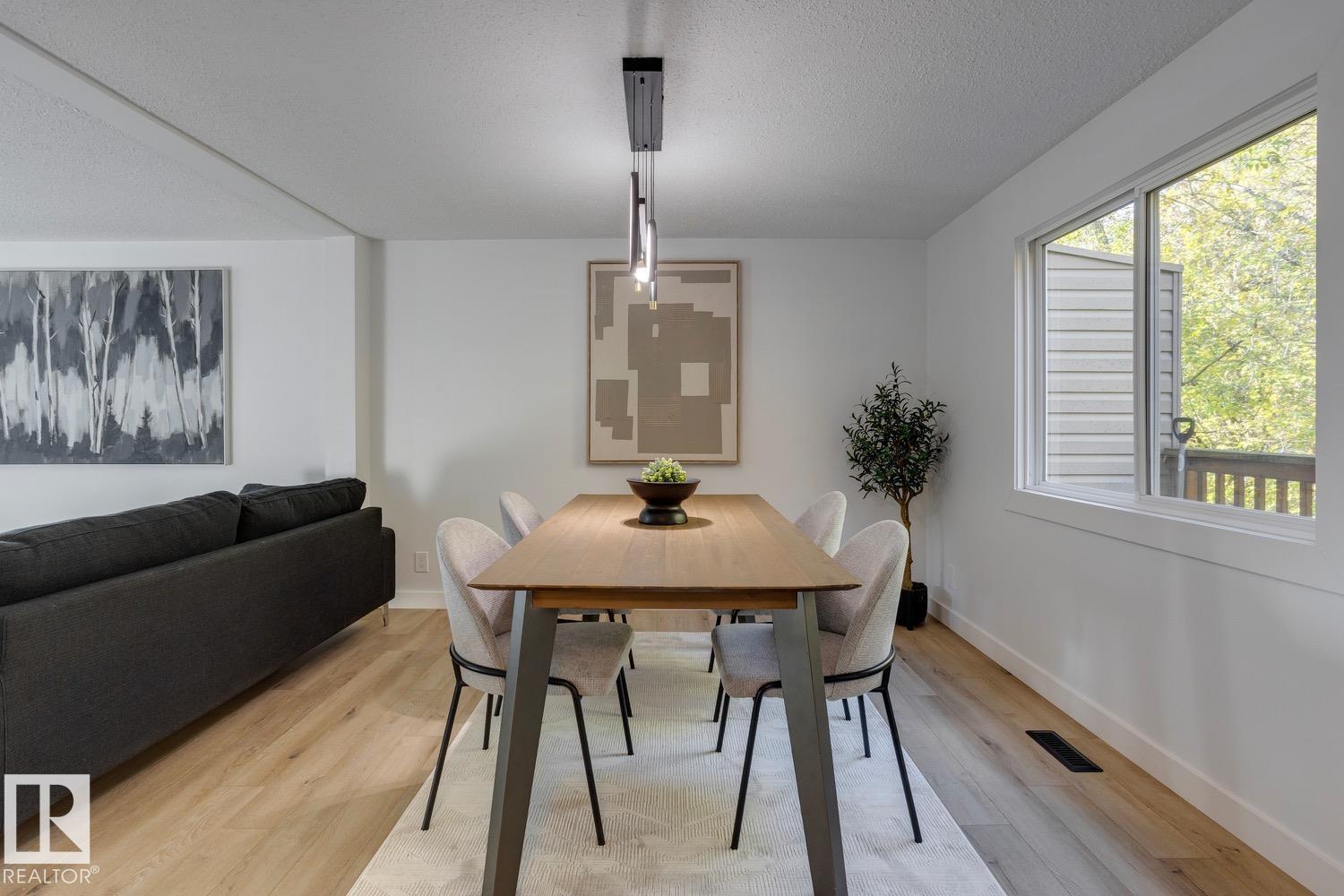 Single Family House for Sale in  RIDGEWOOD TC St. Albert 