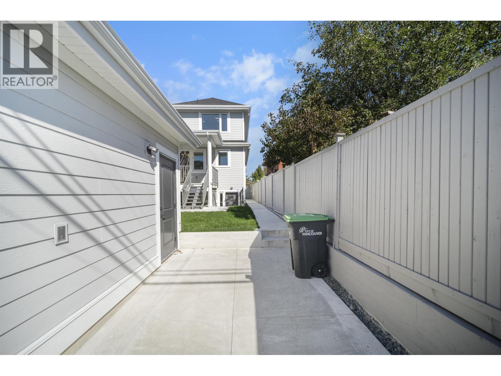 2792 E 49TH AVENUE, Vancouver