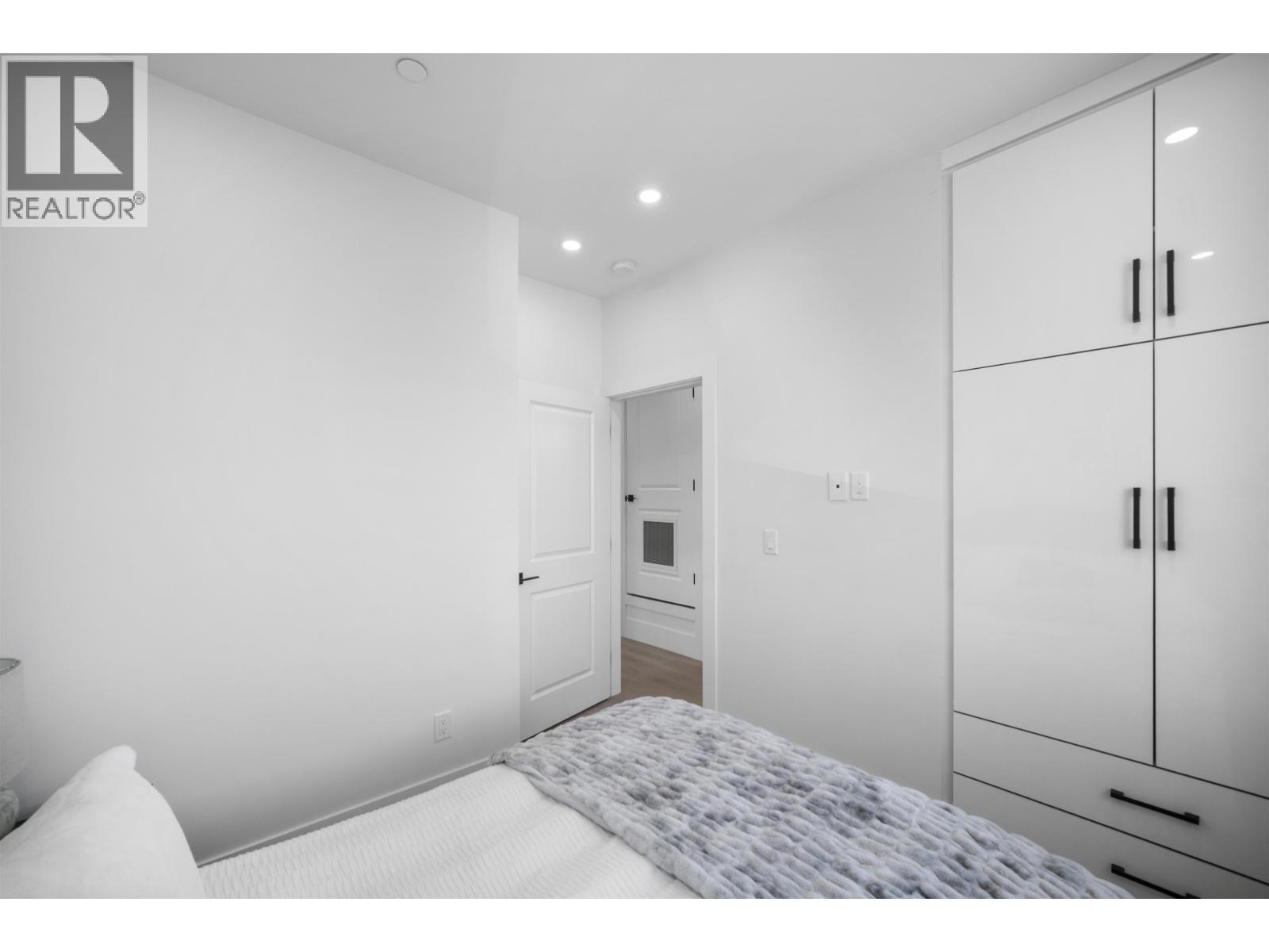 2792 E 49TH AVENUE, Vancouver