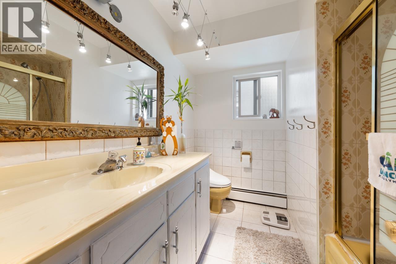 2472 E 12TH AVENUE, Vancouver