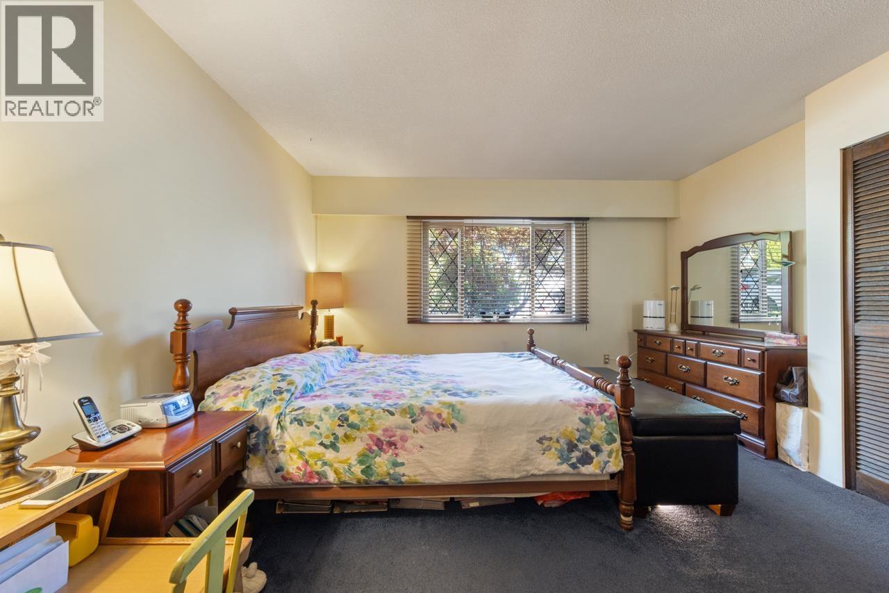 2472 E 12TH AVENUE, Vancouver