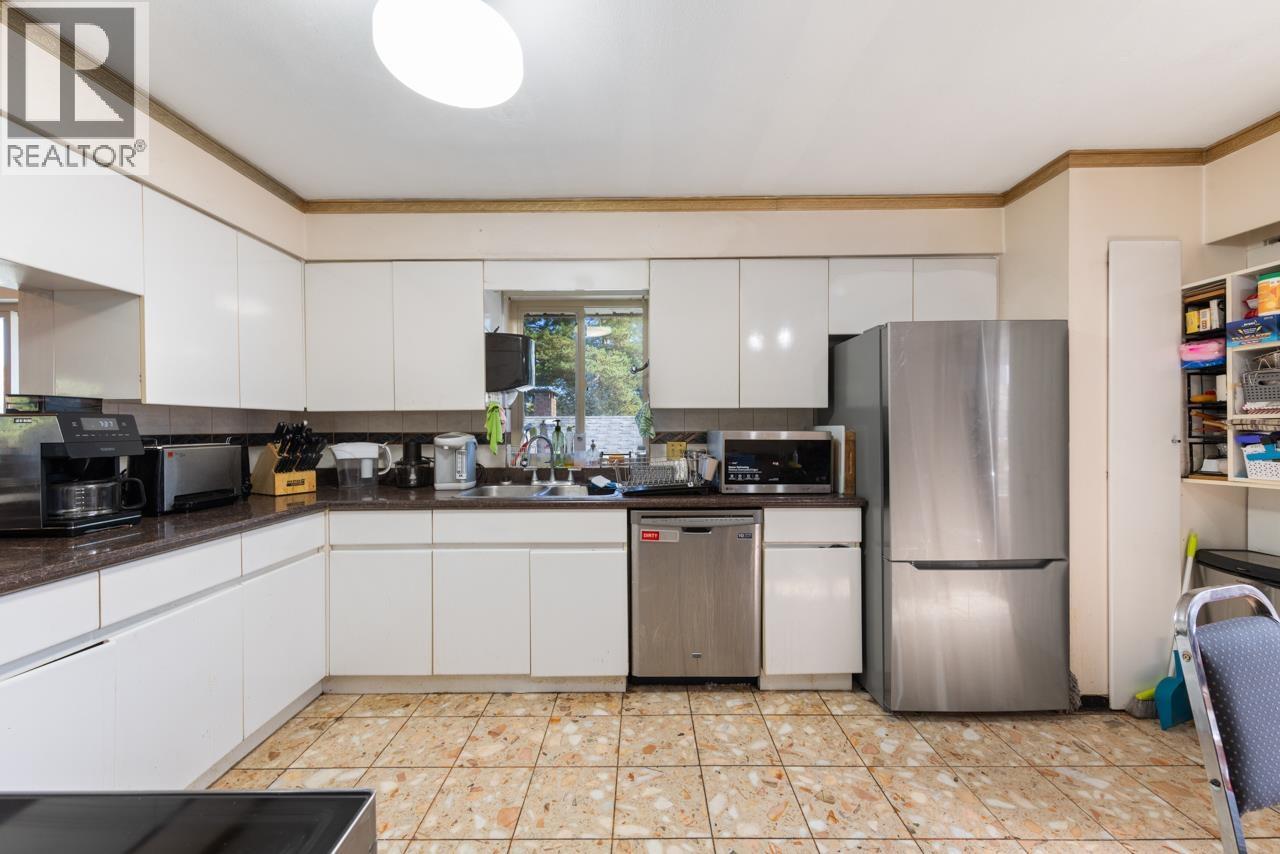 2472 E 12TH AVENUE, Vancouver