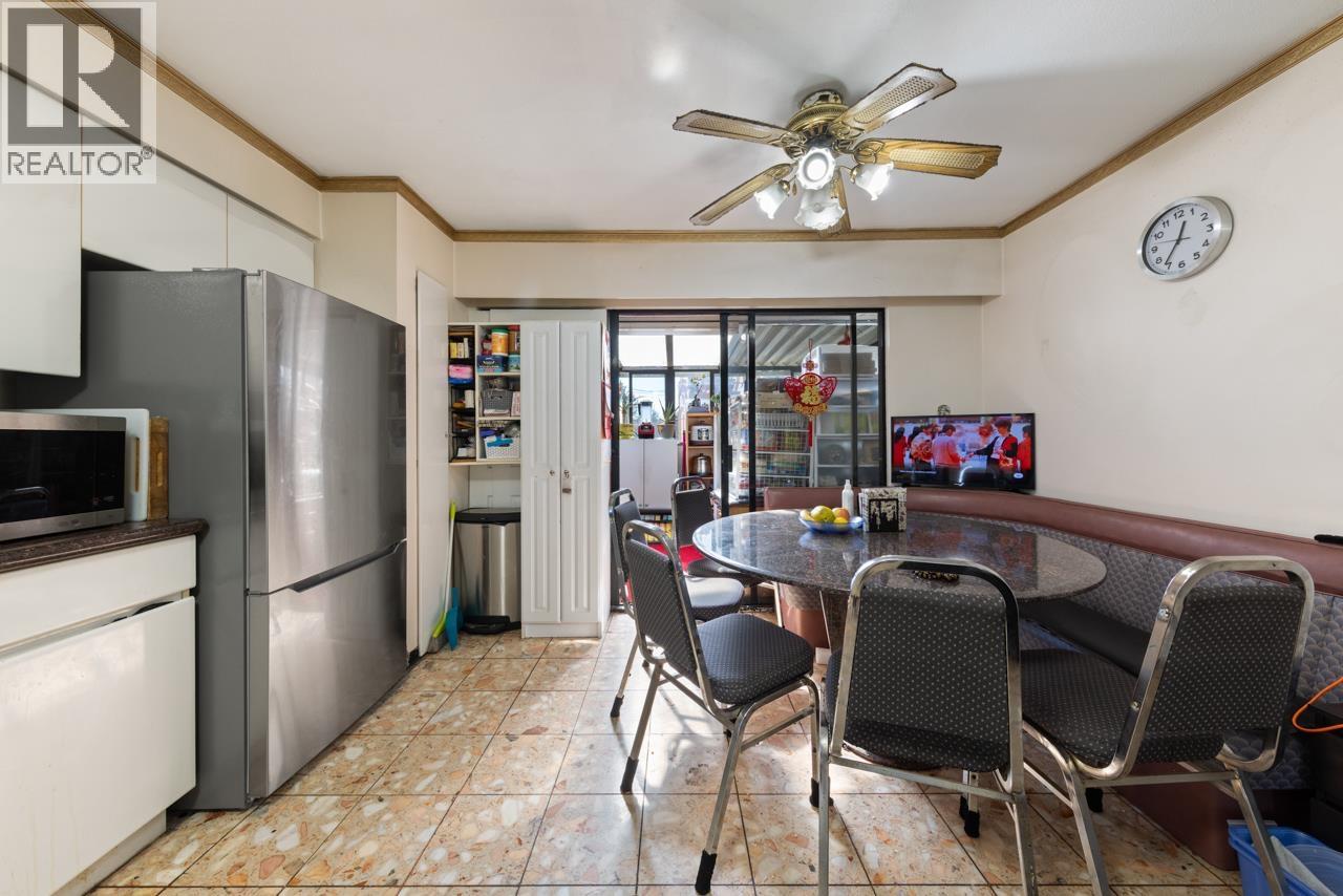 2472 E 12TH AVENUE, Vancouver