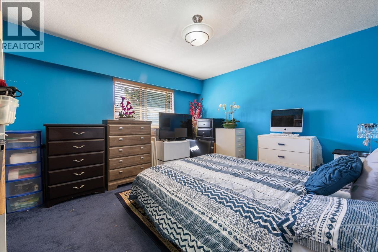 2472 E 12TH AVENUE, Vancouver