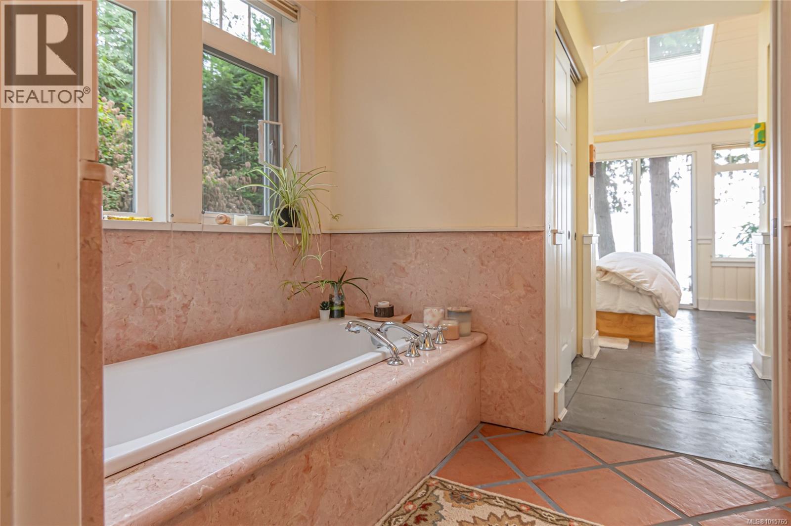  105 Island Park Drive, Galiano Island