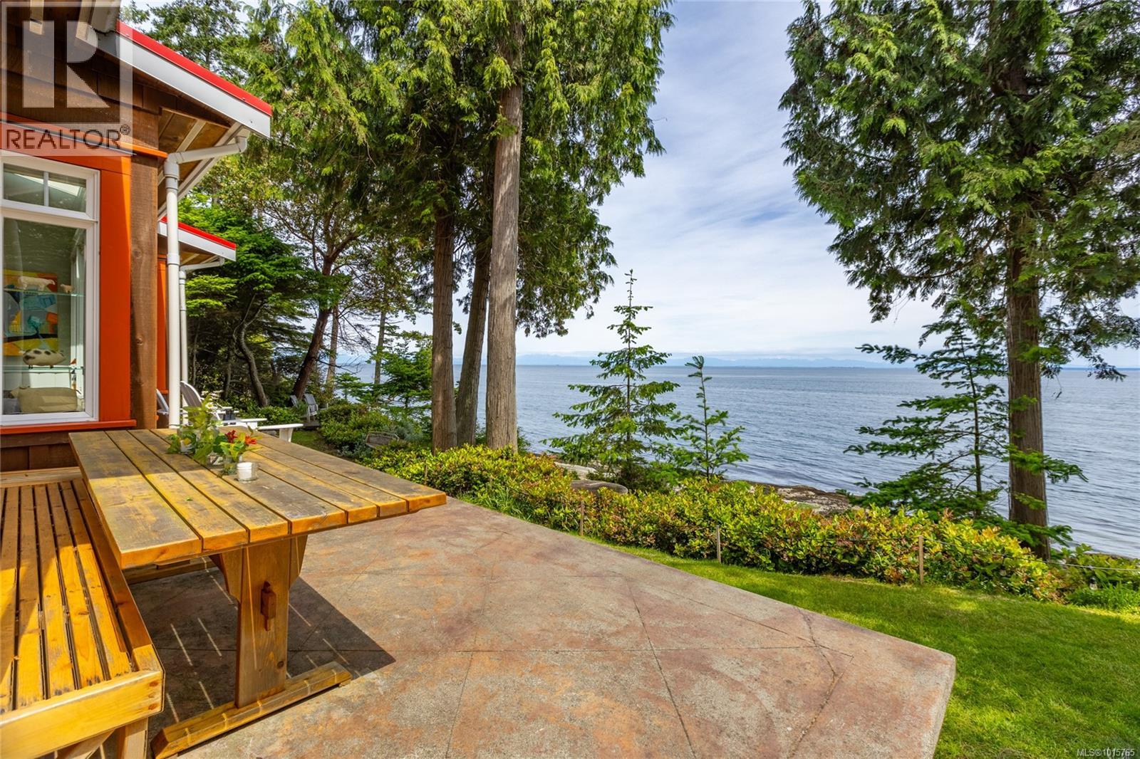  105 Island Park Drive, Galiano Island