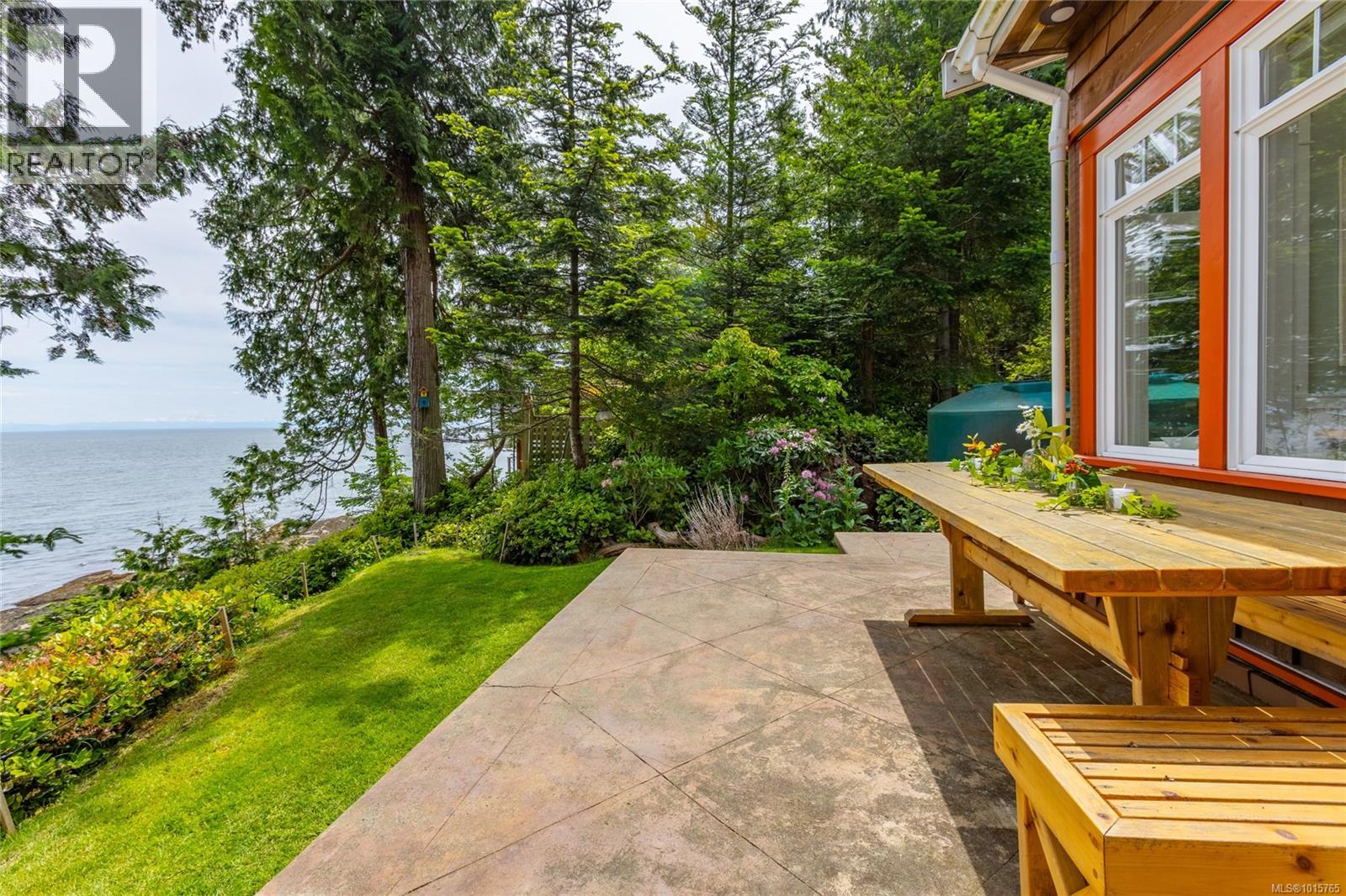  105 Island Park Drive, Galiano Island