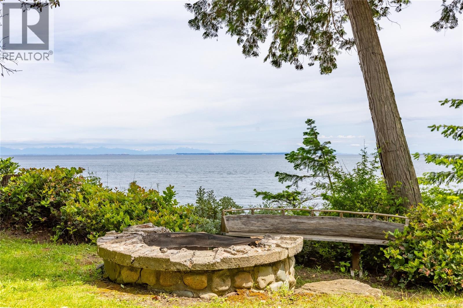  105 Island Park Drive, Galiano Island