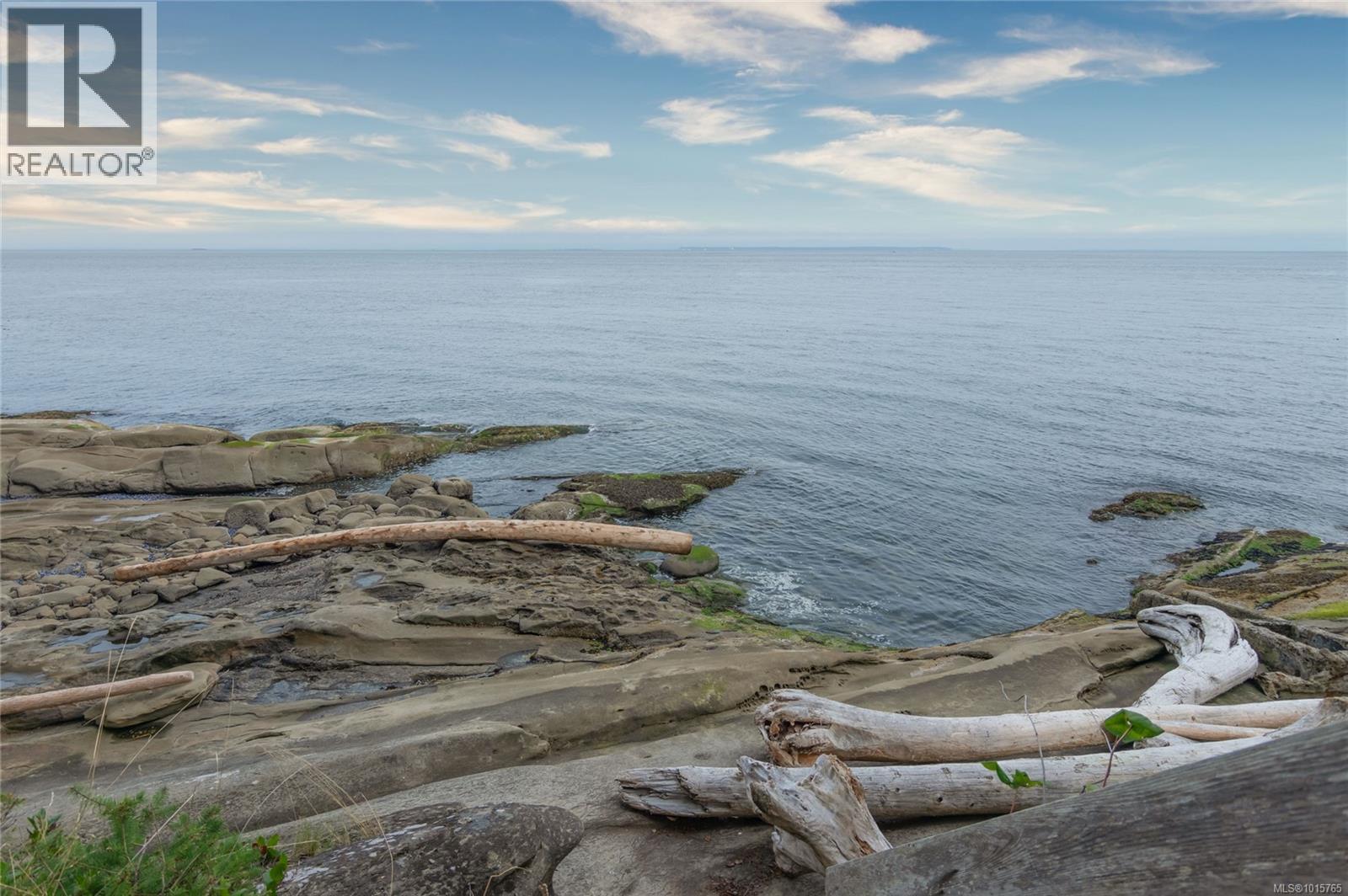  105 Island Park Drive, Galiano Island
