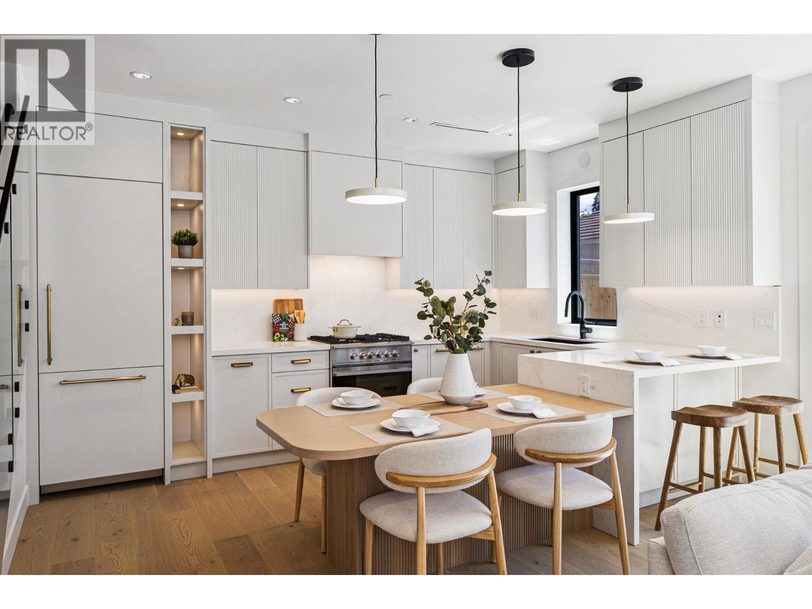 2 250 E 39TH AVENUE, Vancouver
