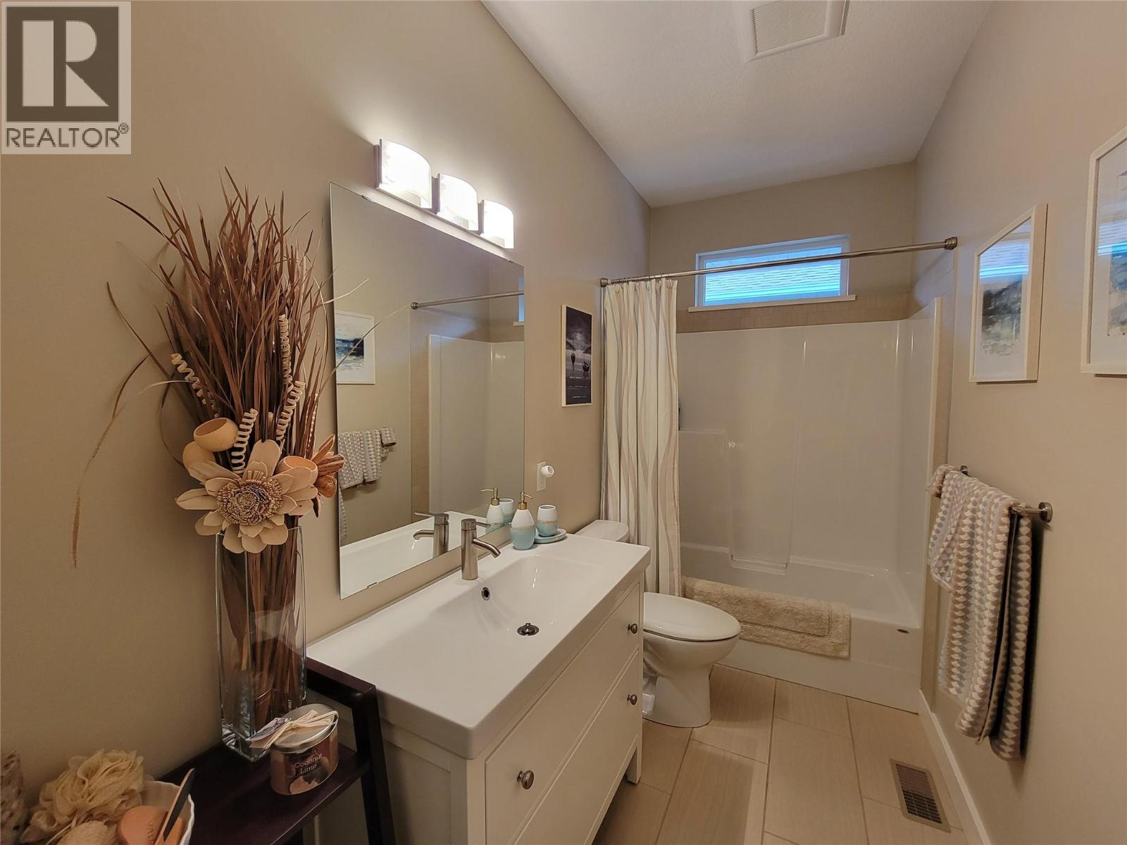 304 K View Crescent, Keremeos