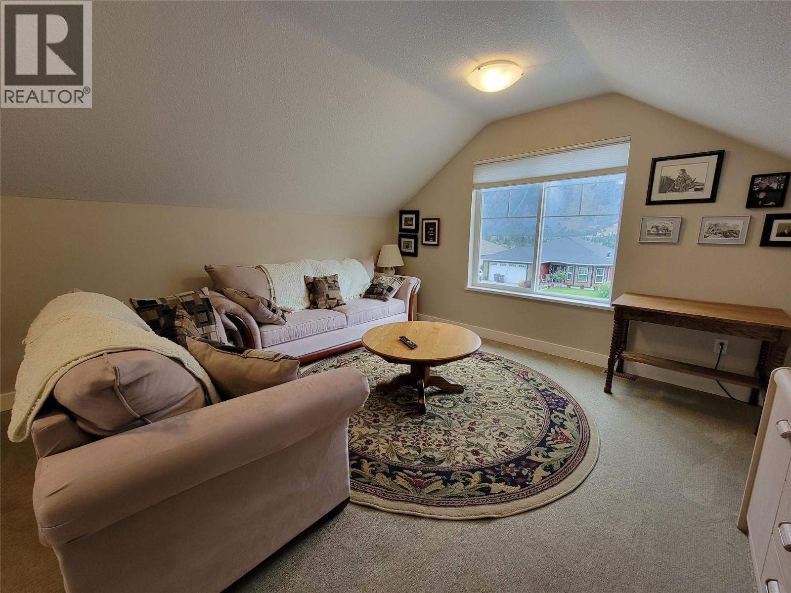 304 K View Crescent, Keremeos