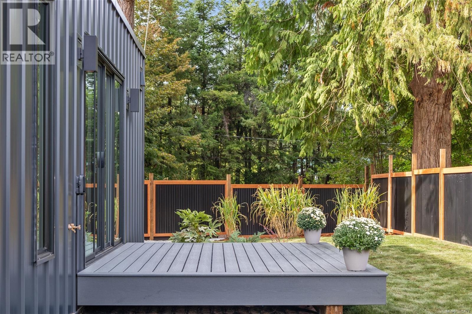 1927 Cumberland Rd, Courtenay