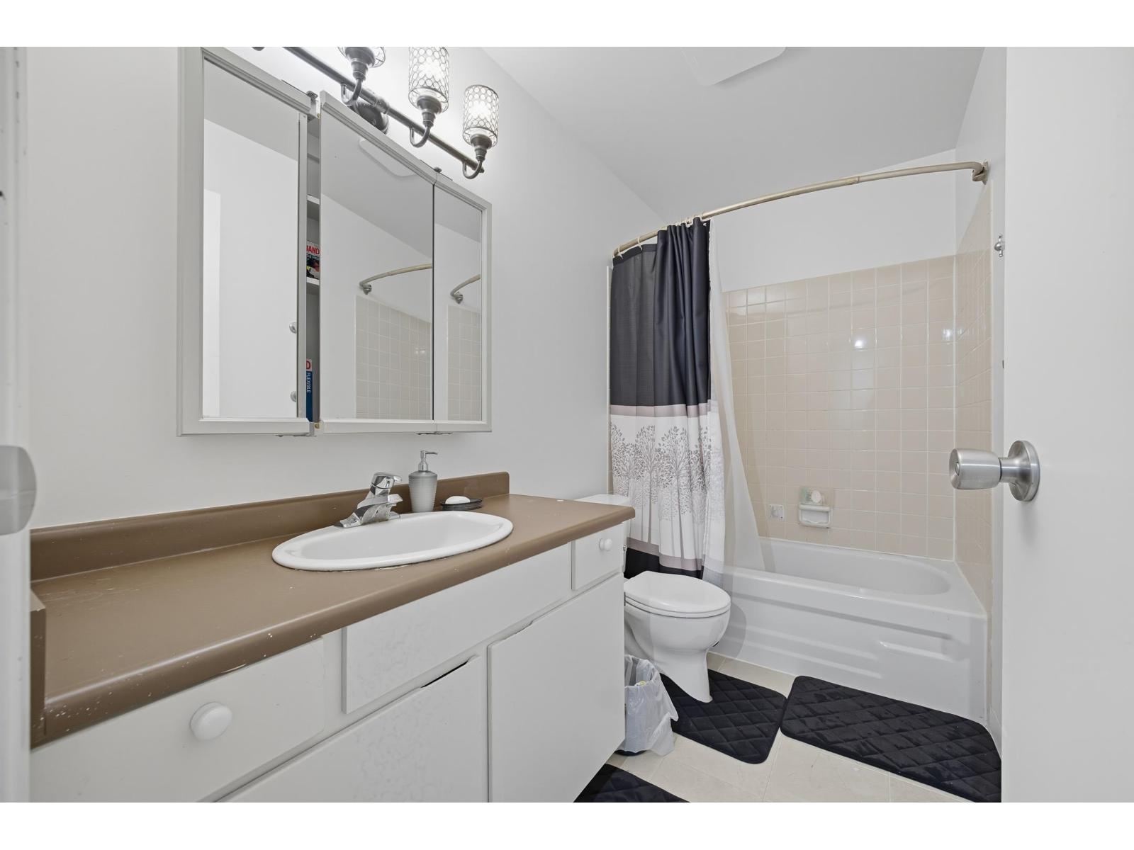 28 20307 53 AVENUE, Langley