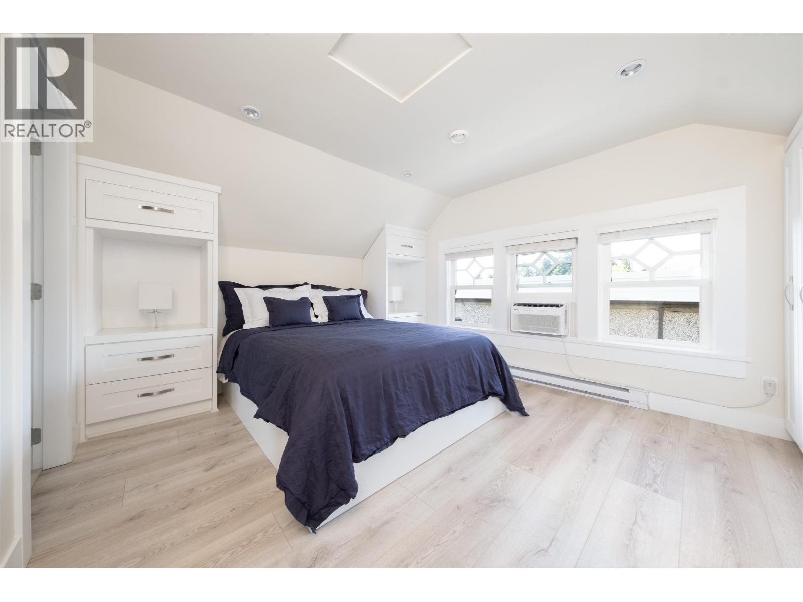 408 EIGHTH STREET, New Westminster