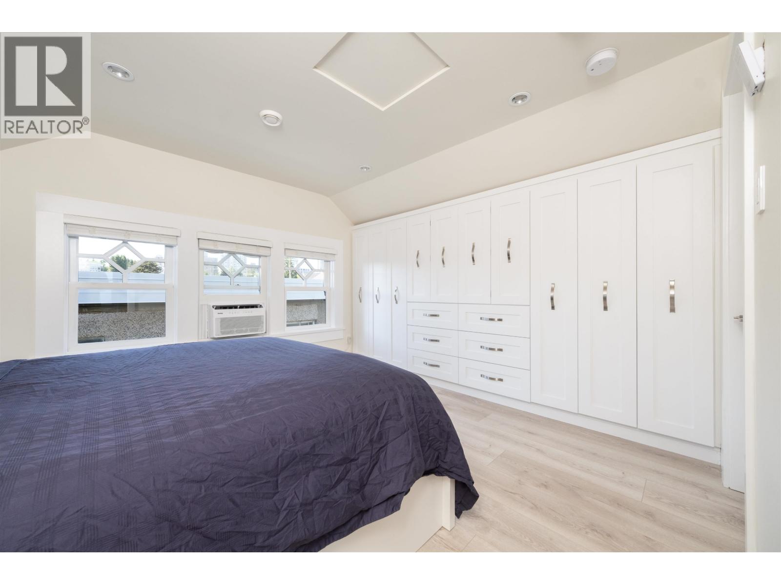 408 EIGHTH STREET, New Westminster