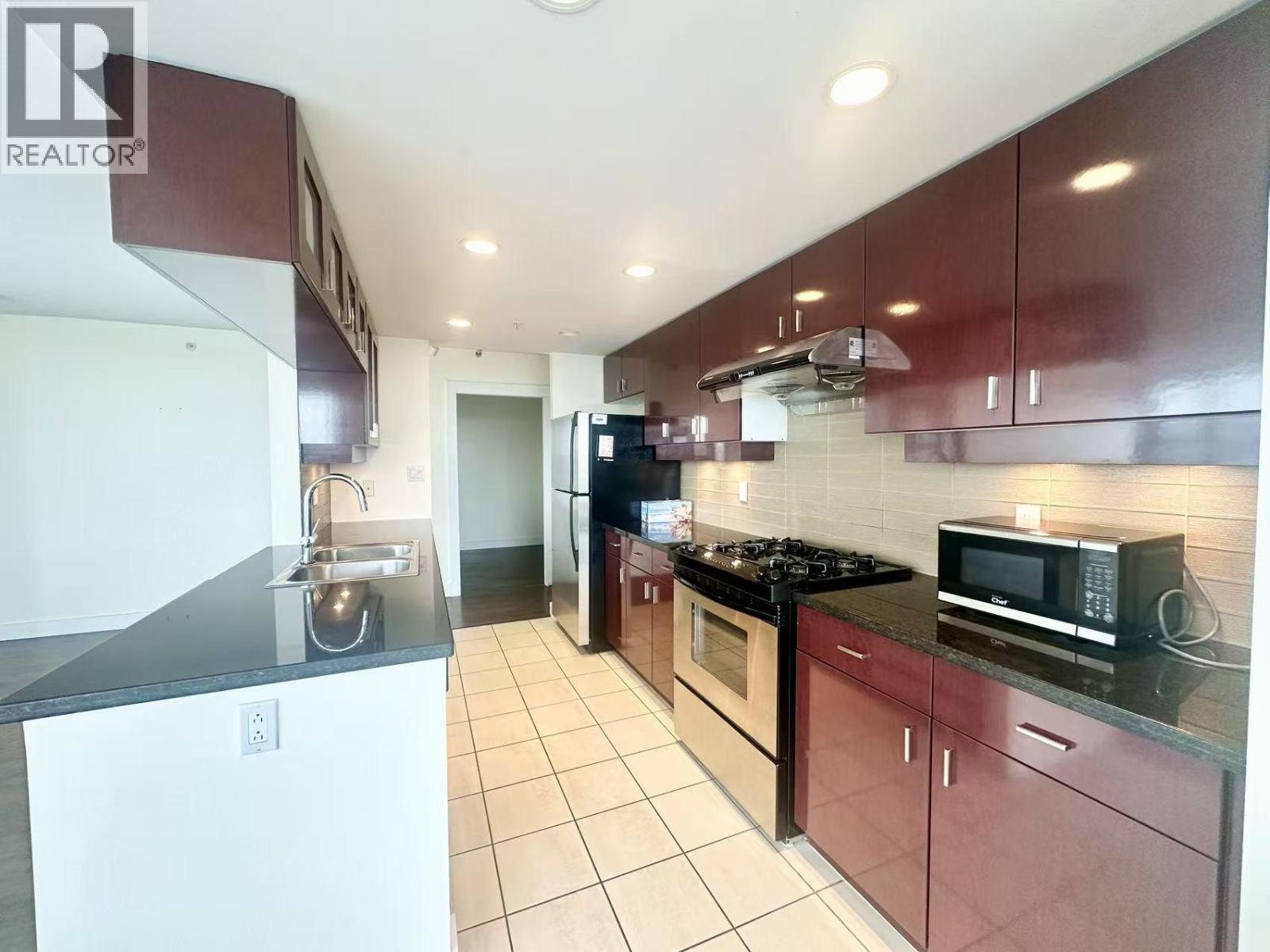 2806 1033 MARINASIDE CRESCENT, Vancouver