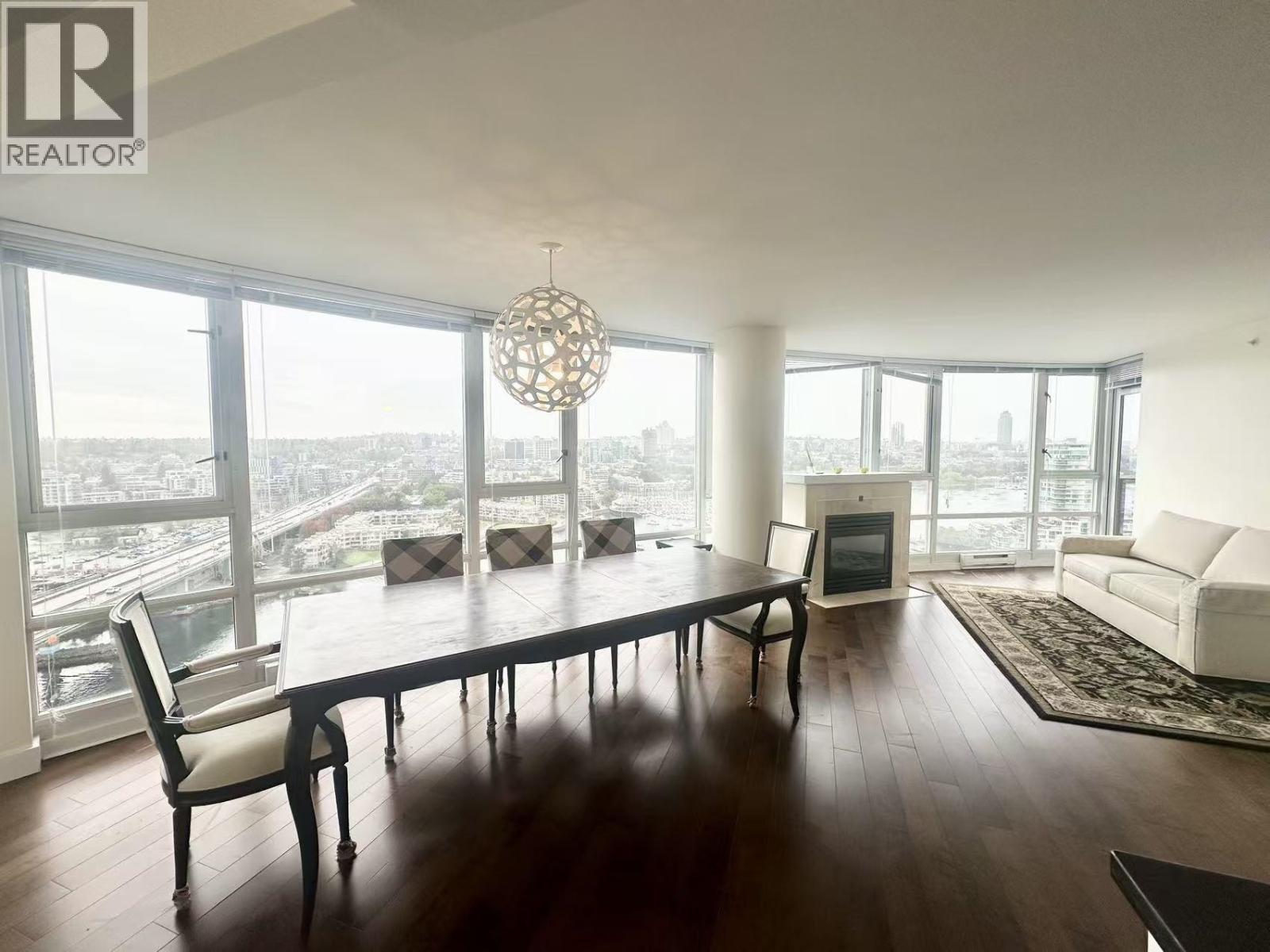 2806 1033 MARINASIDE CRESCENT, Vancouver