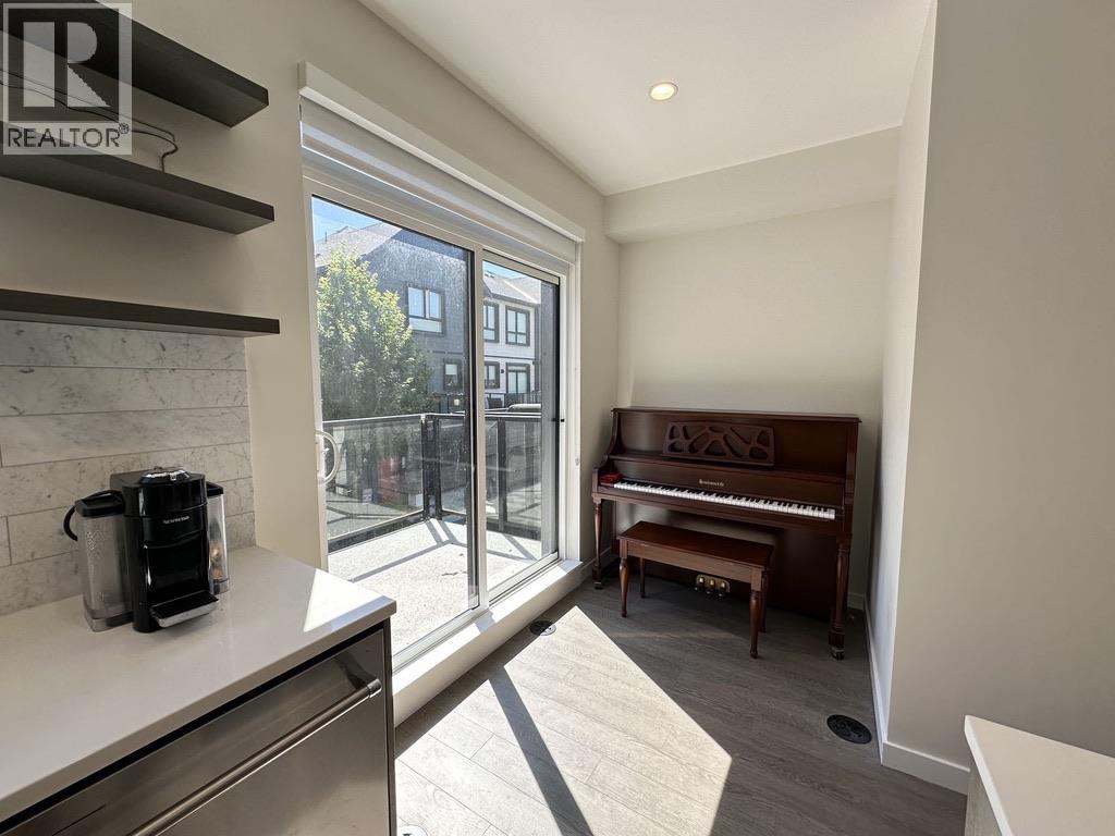 151 4738 HEMLOCK WAY, Tsawwassen