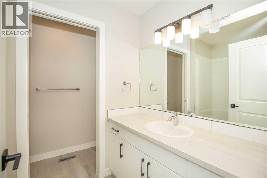 236 Halifax Close, Penhold