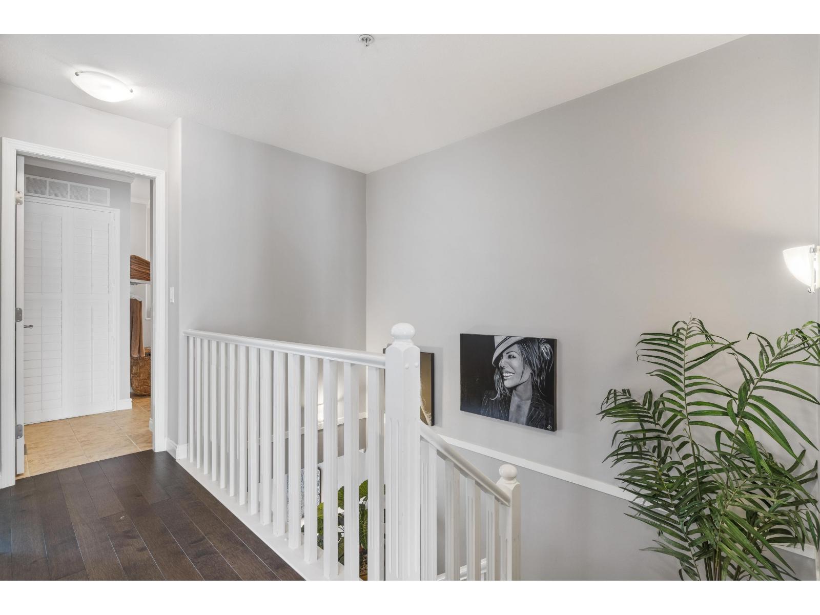 1157 VIDAL STREET, White Rock