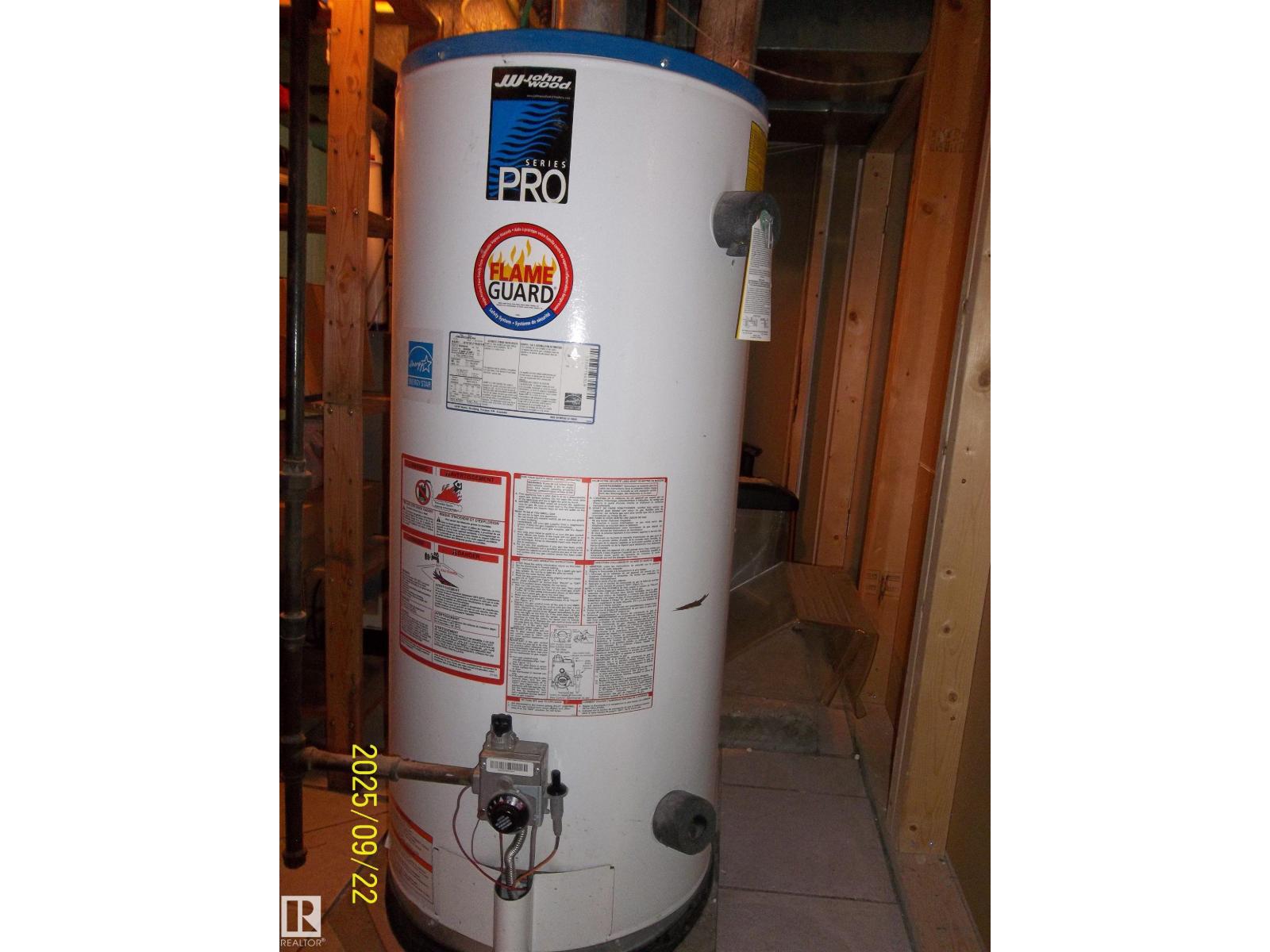 11824 79 ST NW, Edmonton