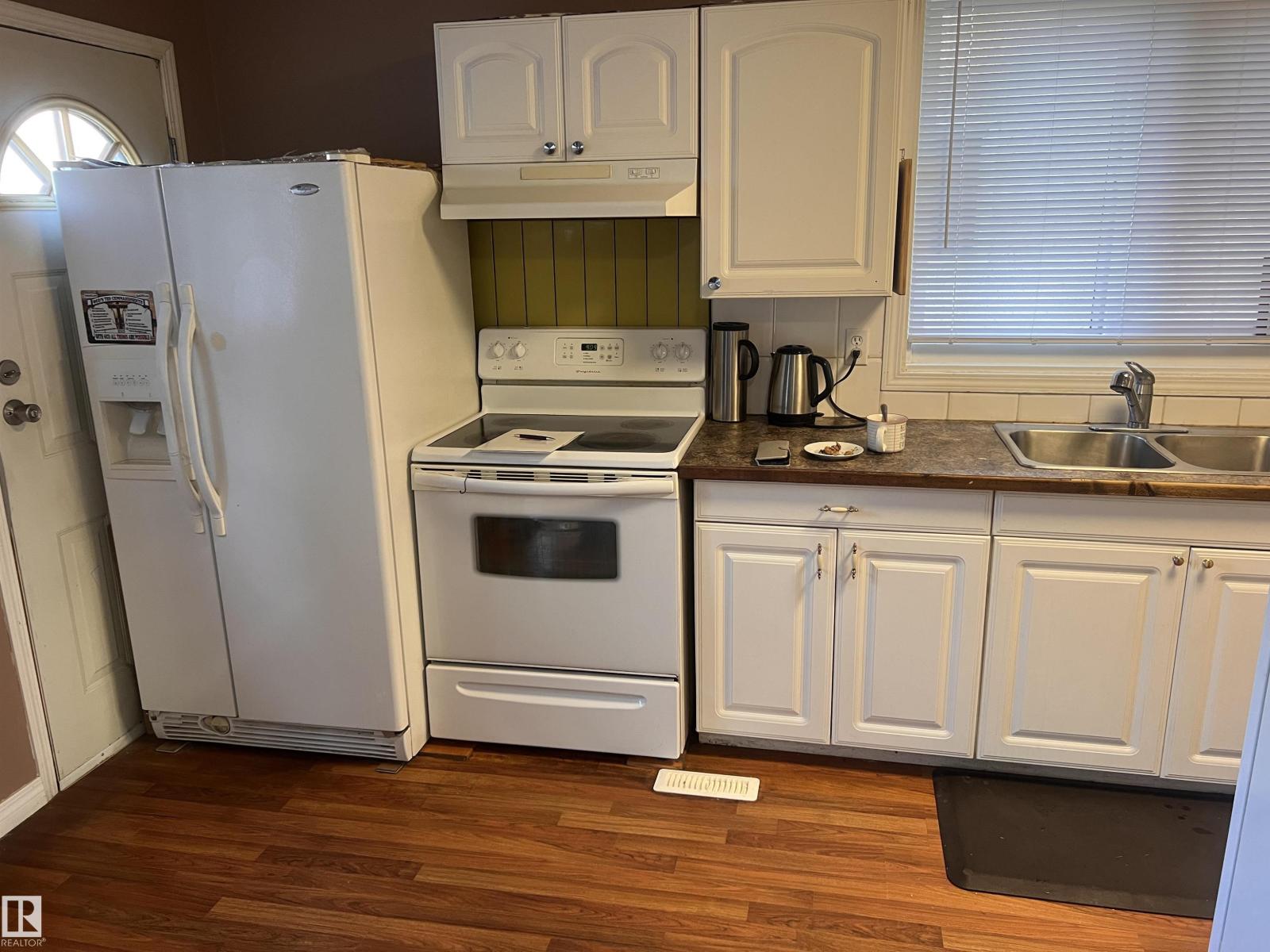 11824 79 ST NW, Edmonton