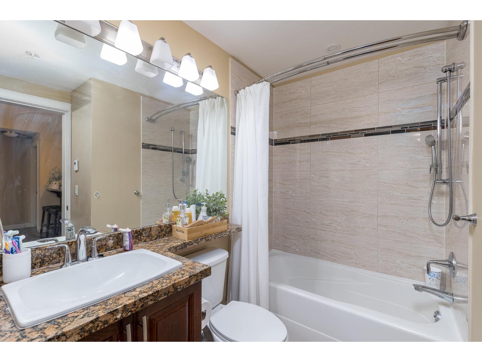 224 8157 207 STREET, Langley