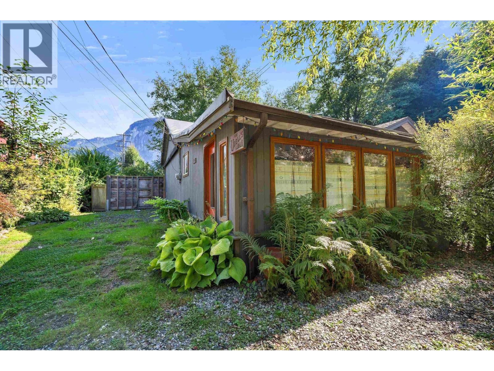 37791 THIRD AVENUE, Squamish