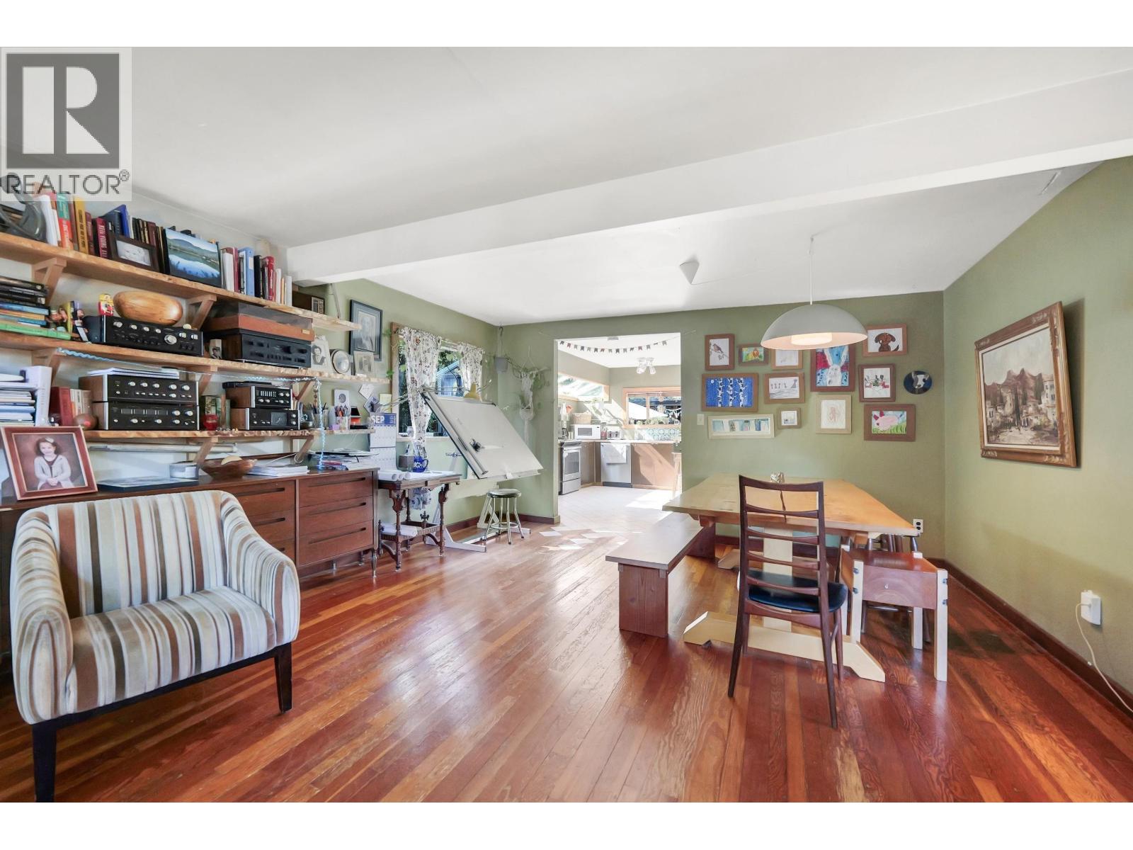 37791 THIRD AVENUE, Squamish