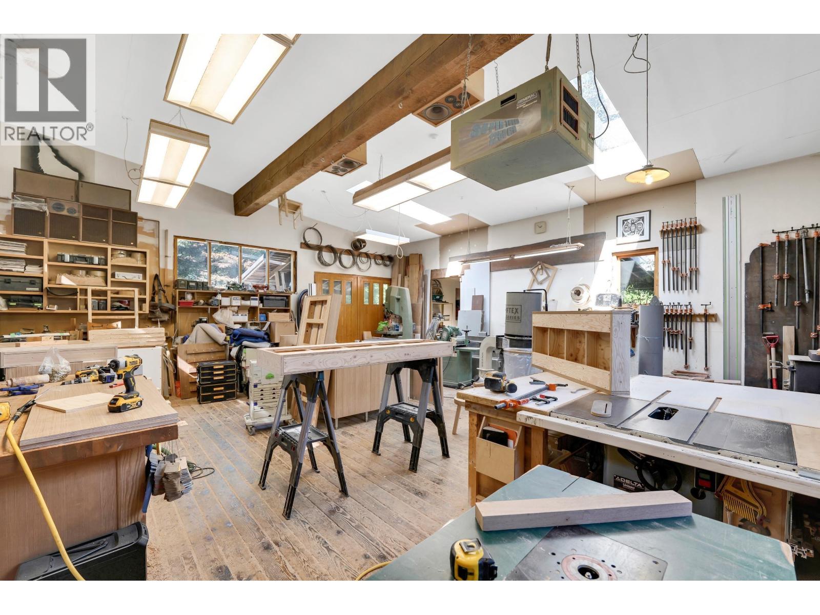 37791 THIRD AVENUE, Squamish