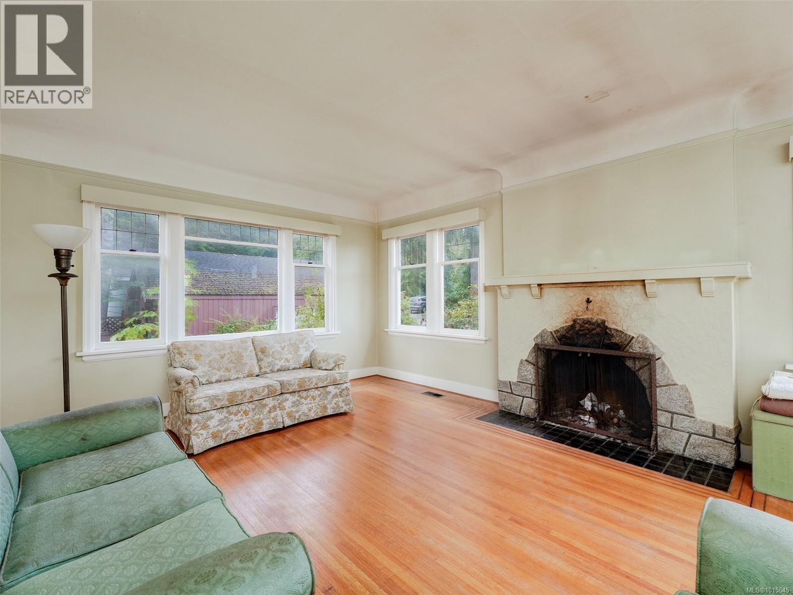  655 Linkleas Avenue, Oak Bay