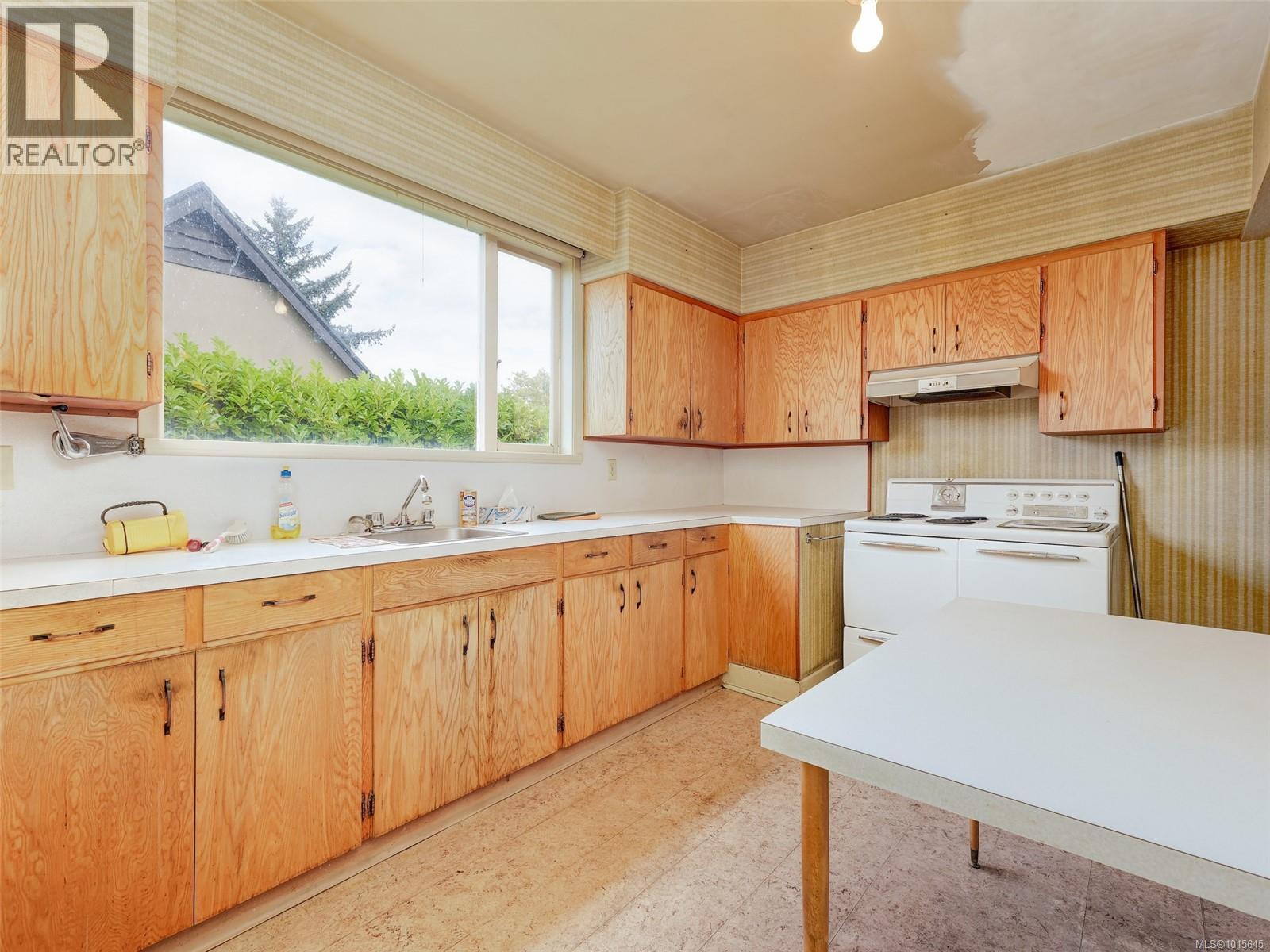  655 Linkleas Avenue, Oak Bay